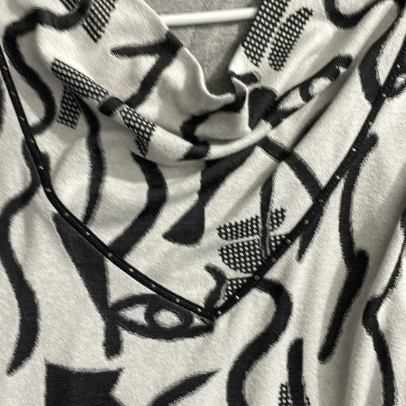 Dragon Dolcezza art sweater beautiful design size small - Picture 3 of 6